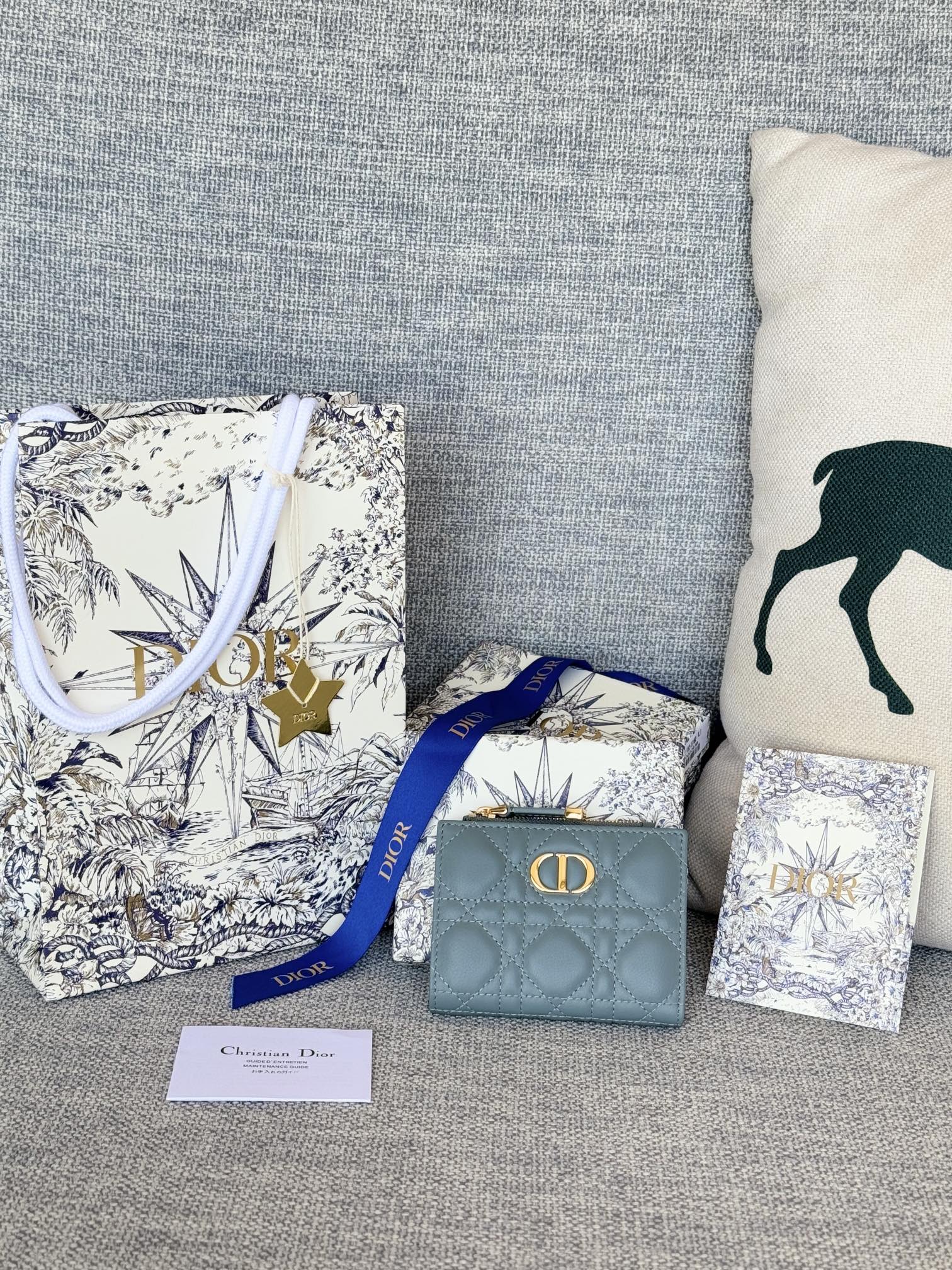 Dior  Caro Dahlia 지갑 S5173UBHZ 11.5x9x2cm