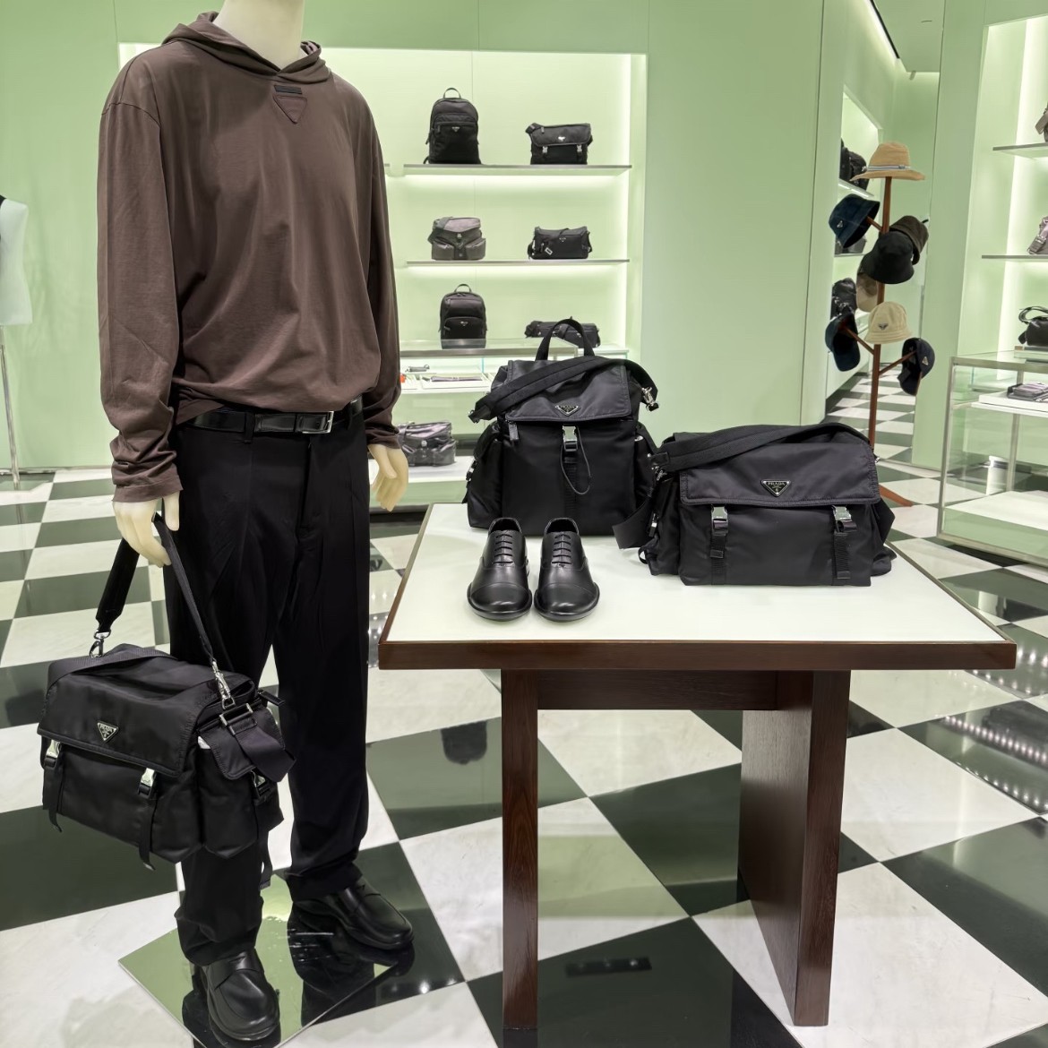 프라다 크로스 숄더백 2VD082 42x22x20cm