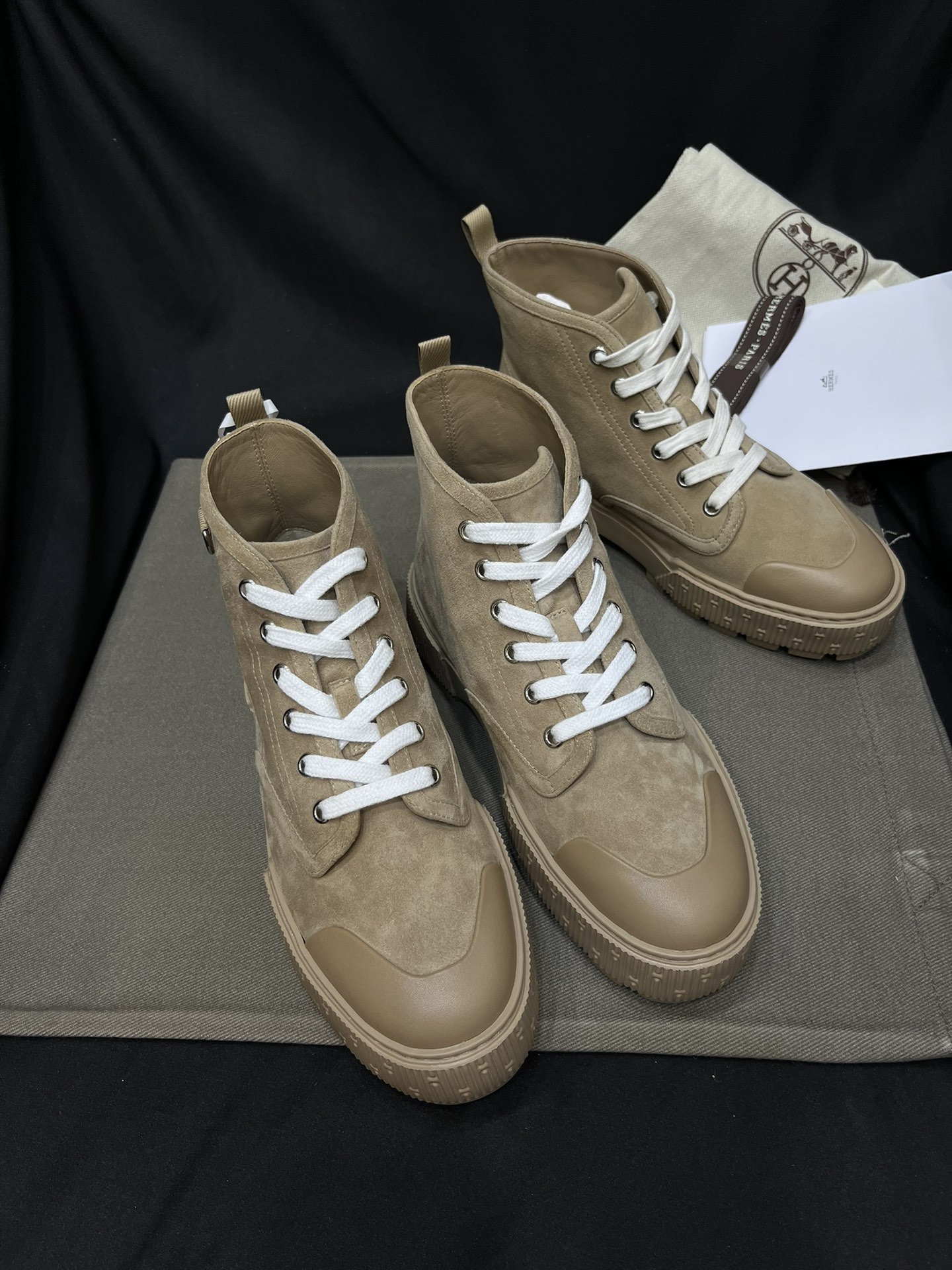 이티네레어 앵클부츠