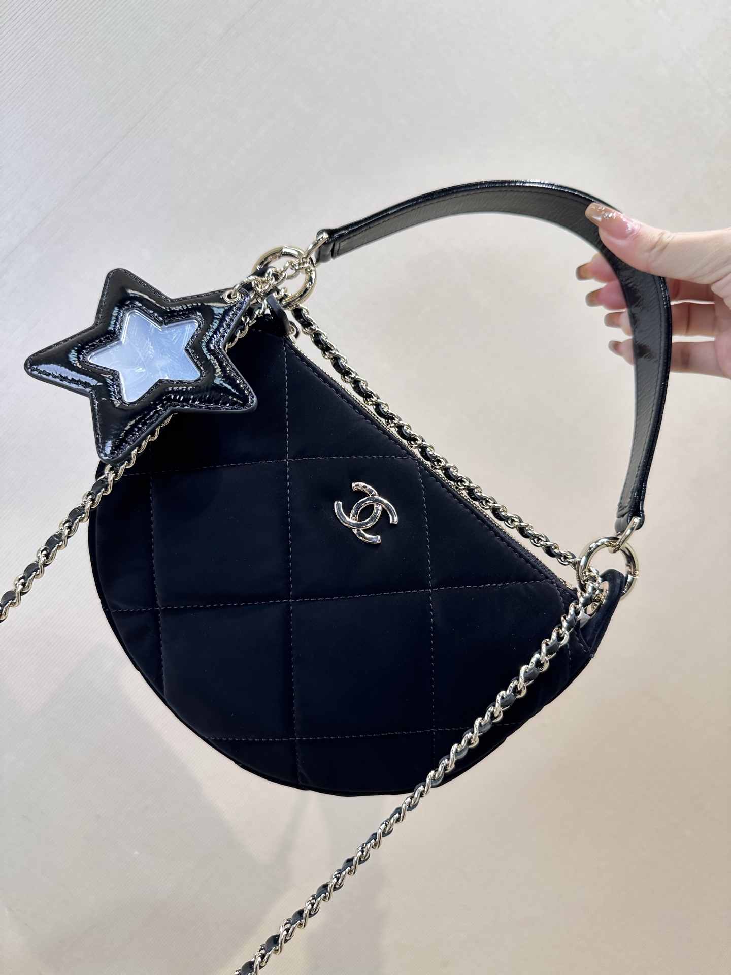 샤❤넬넬 체인 달린 미니백 AP4791 22-15-6cm