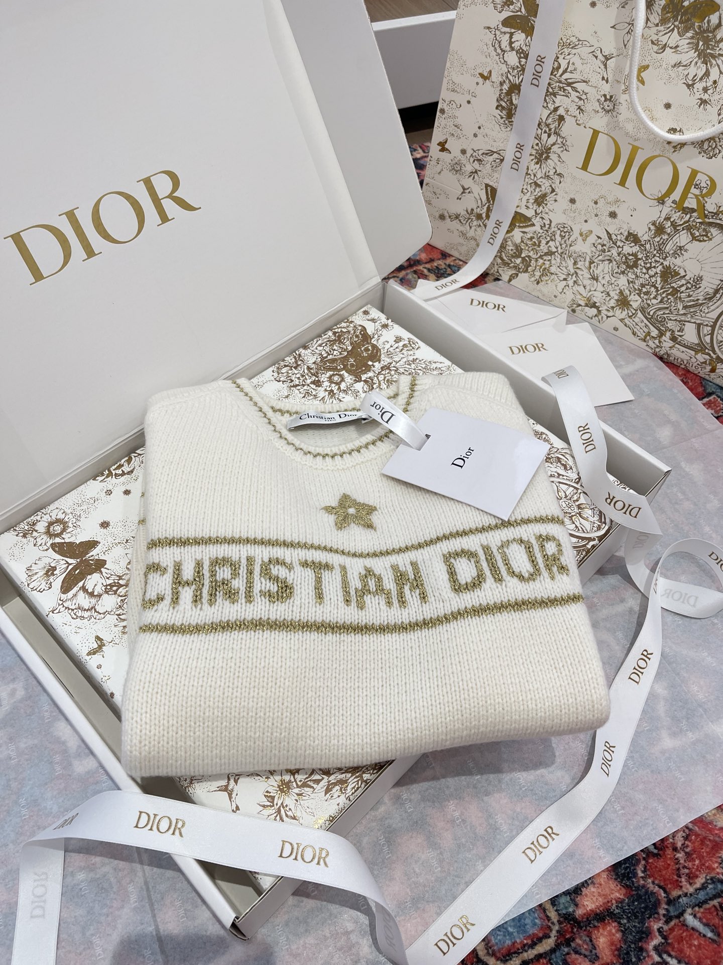 dior 25ss 이른 봄 럭키스타 자수 모직 티셔츠