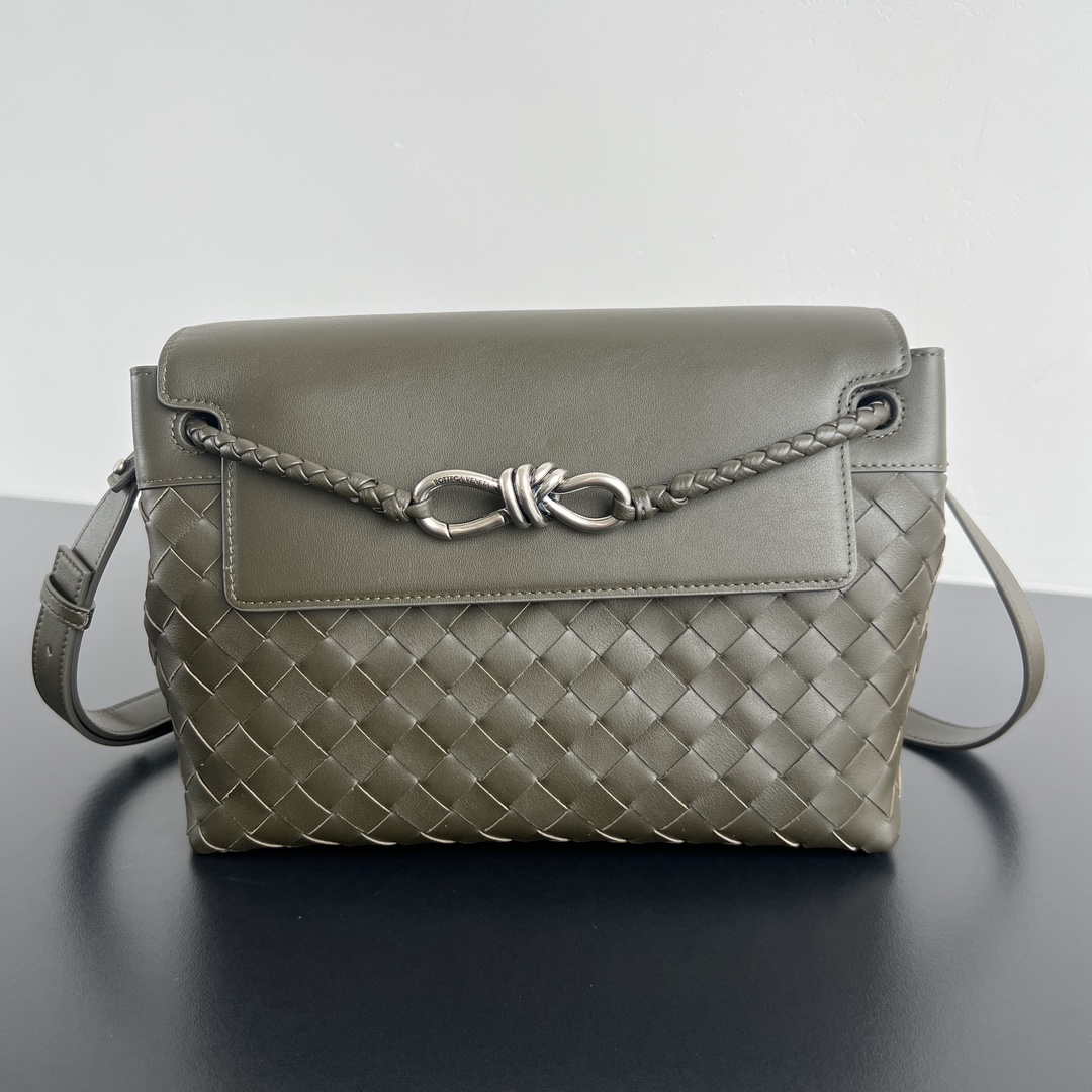 보테가베네타  Small Andiamo 크로스바디 백 815781 29x20x13cm