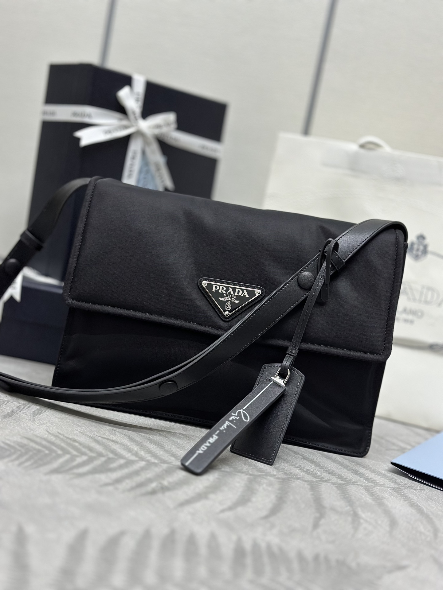 프라다 치니 미디엄 메신저백 1bd255 30x21.5x12cm