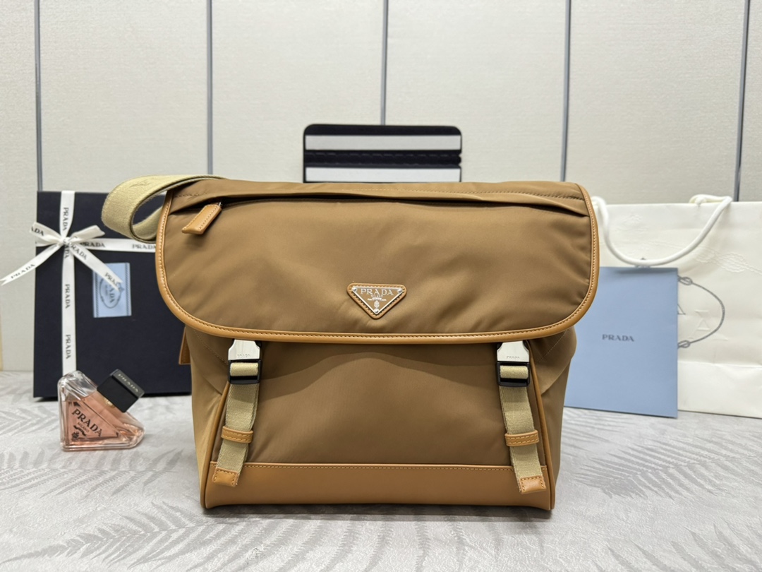 프라다 리나일론 메신저 크로스백  2VD052  28.5×30×14.5cm