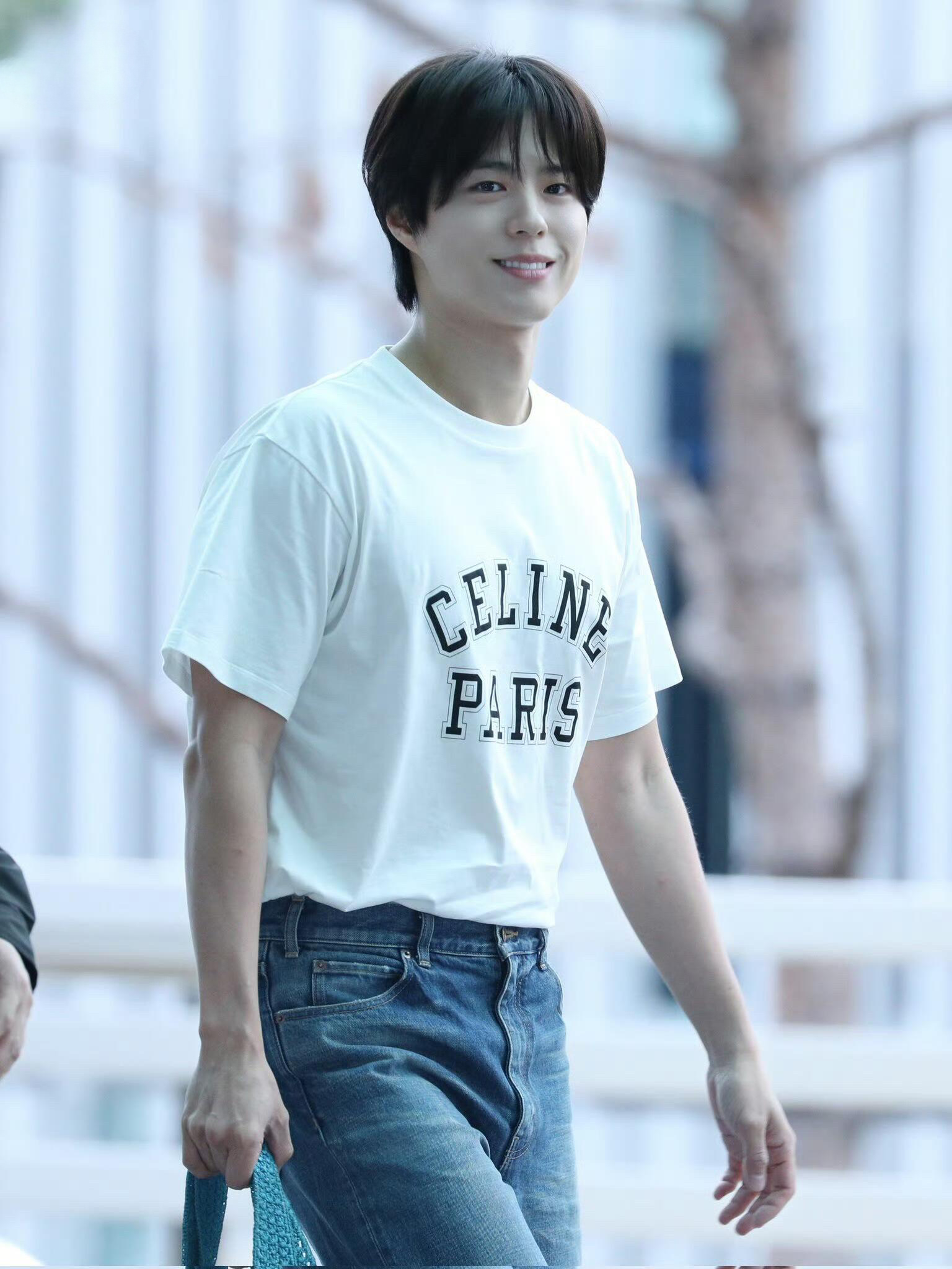 셀린느 프리팅 코튼 저지 남성 루즈 반팔티 티셔츠 RX0EF507Z