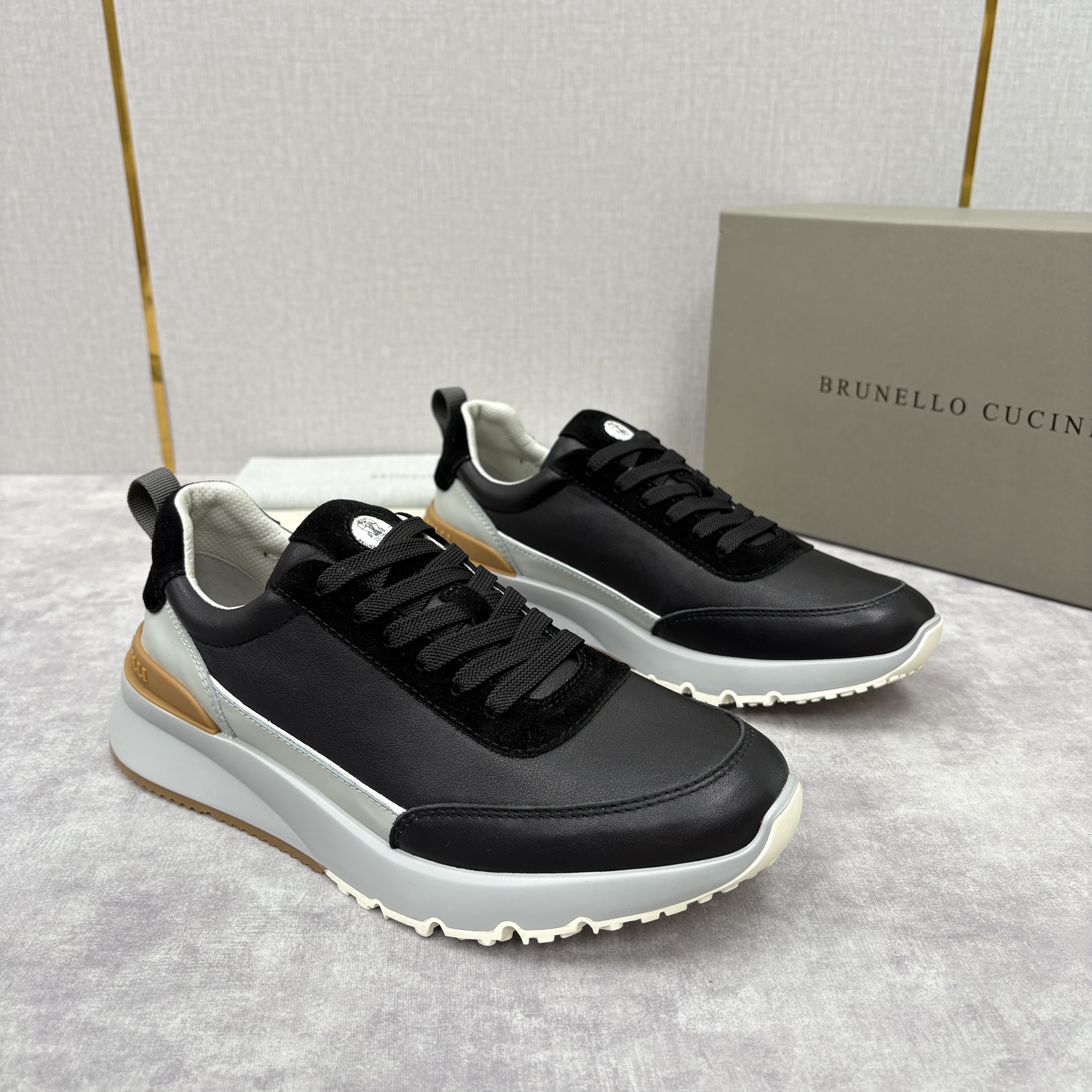 Brunello Cucinelli 로우탑 스니커즈