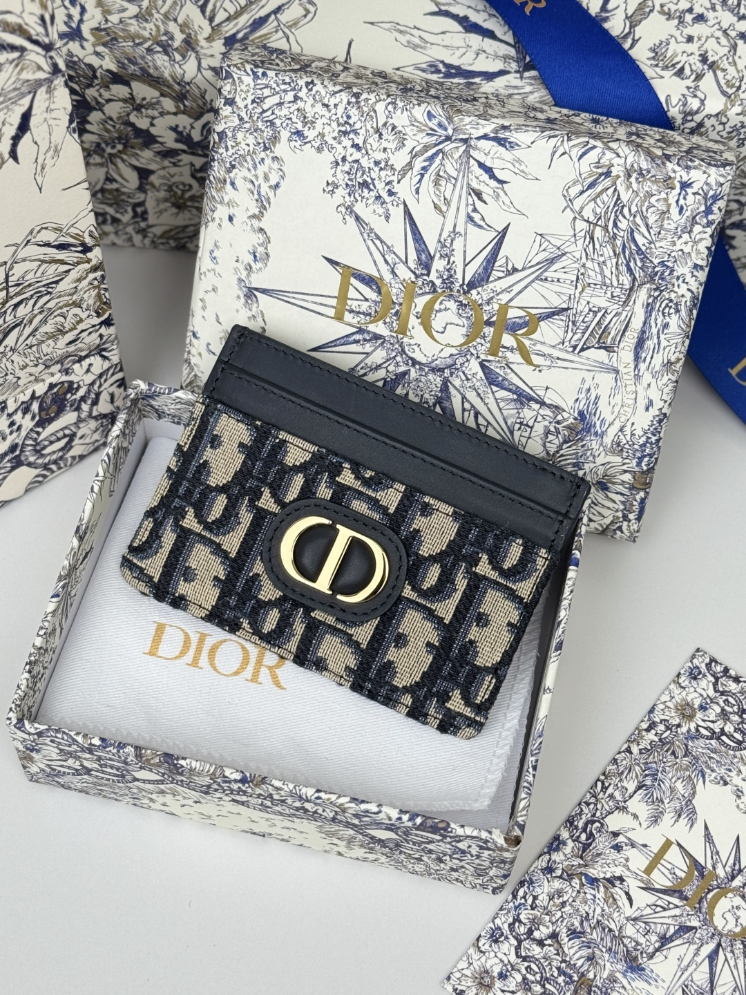 디올 30 몽테인 5 슬롯 카드 홀더