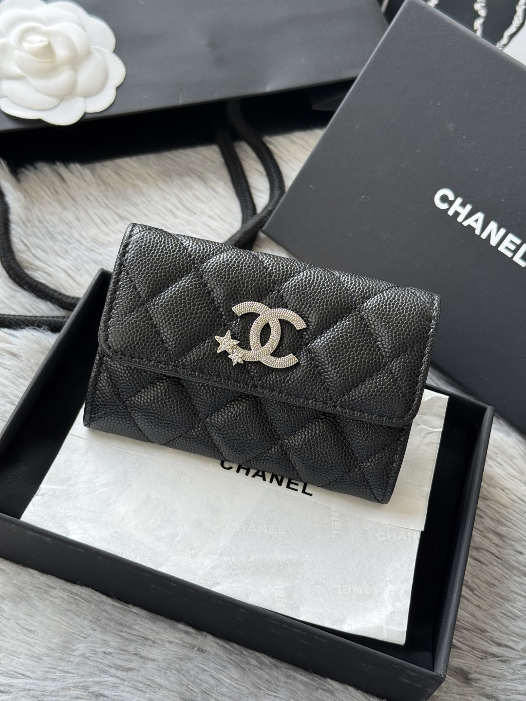 샤* 25B CC 별 로고 캐비어 카드지갑