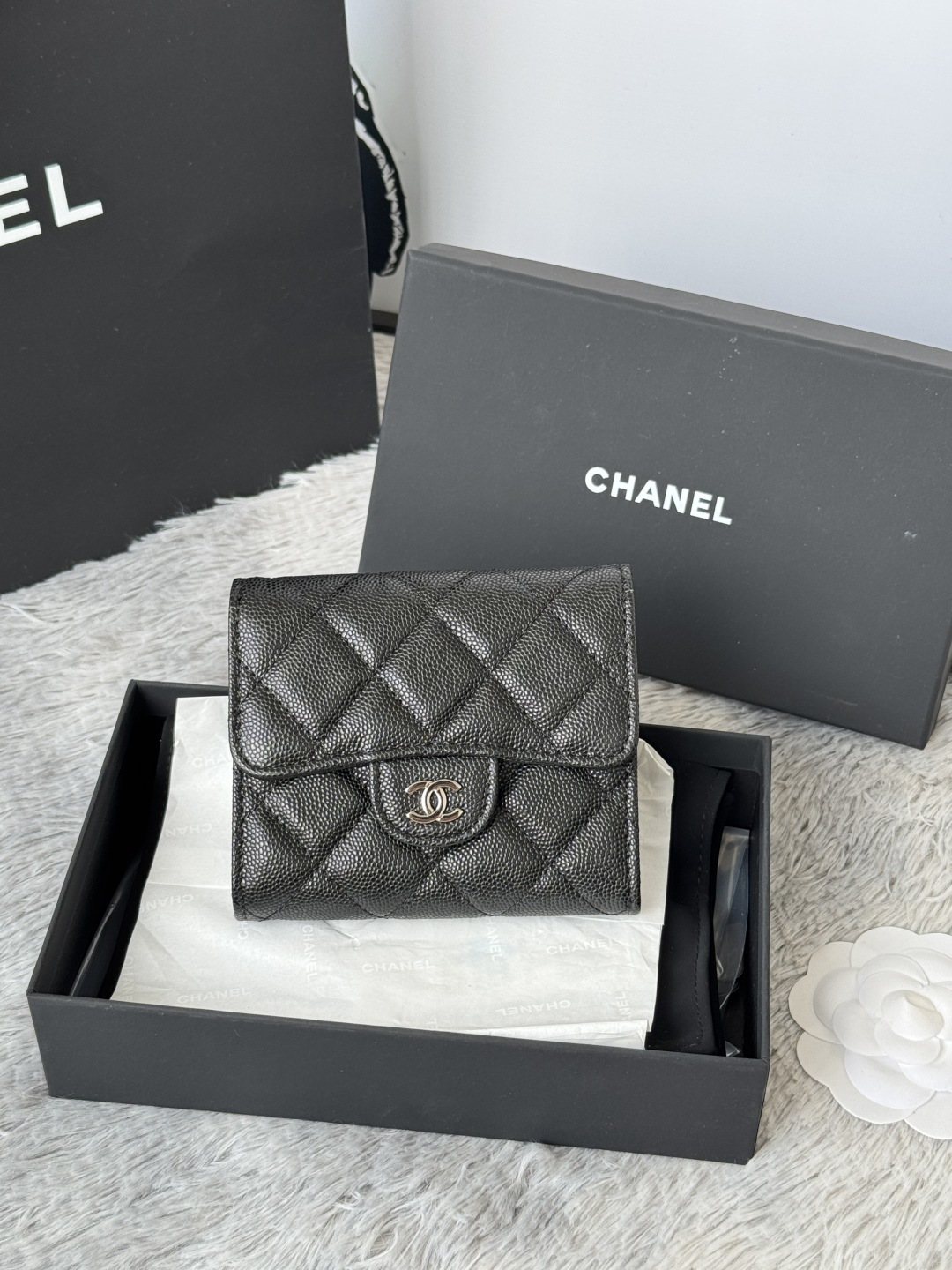 샤* 클래식플랩 반지갑