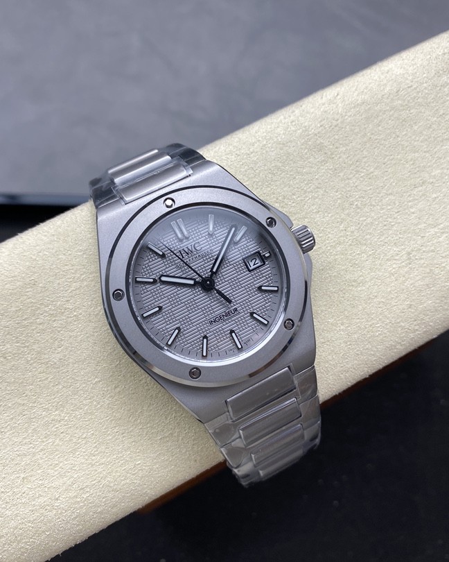 GH l 9015무브먼트  l 40mm l 인제니어 오토매틱 - IW323904 [티타늄]