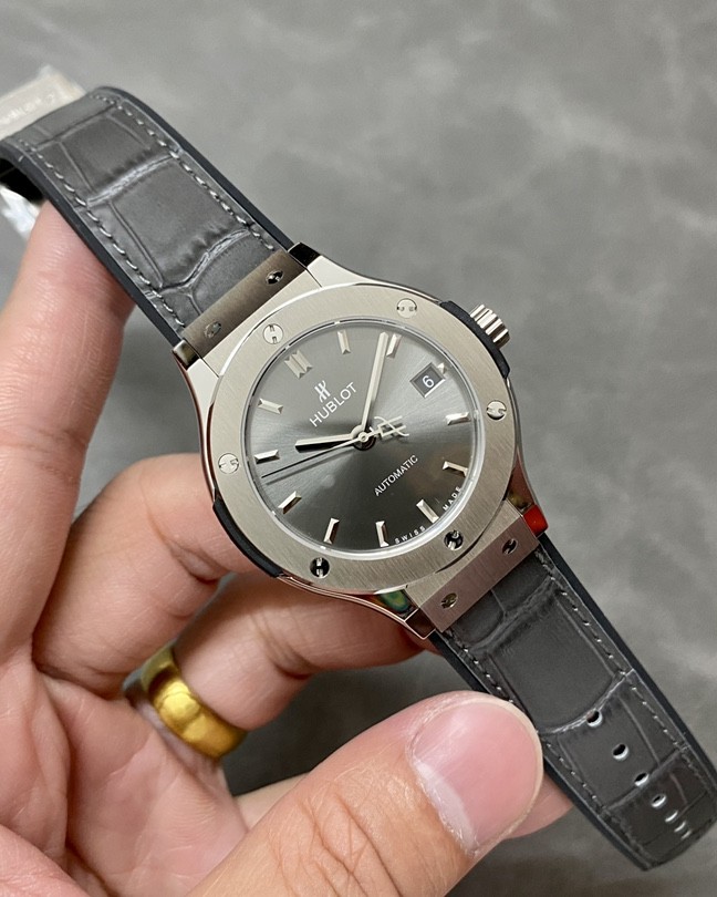 HB l HUB1110 l 38mm l Hublot Classic Fusion