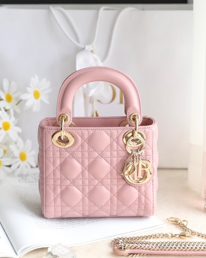 디올 Lady Dior  mini 17*15*7cm