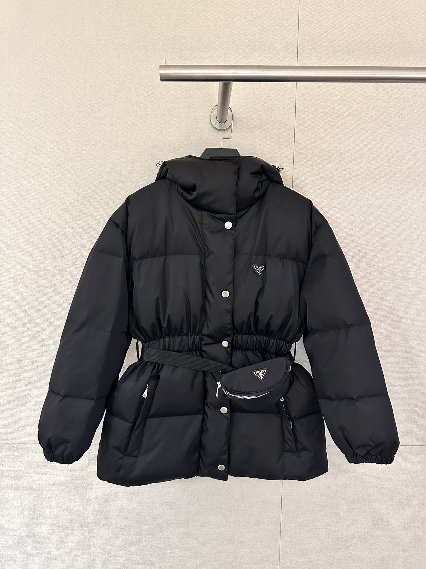 프라다 블랙 리나일론 다운 자켓 S사이즈