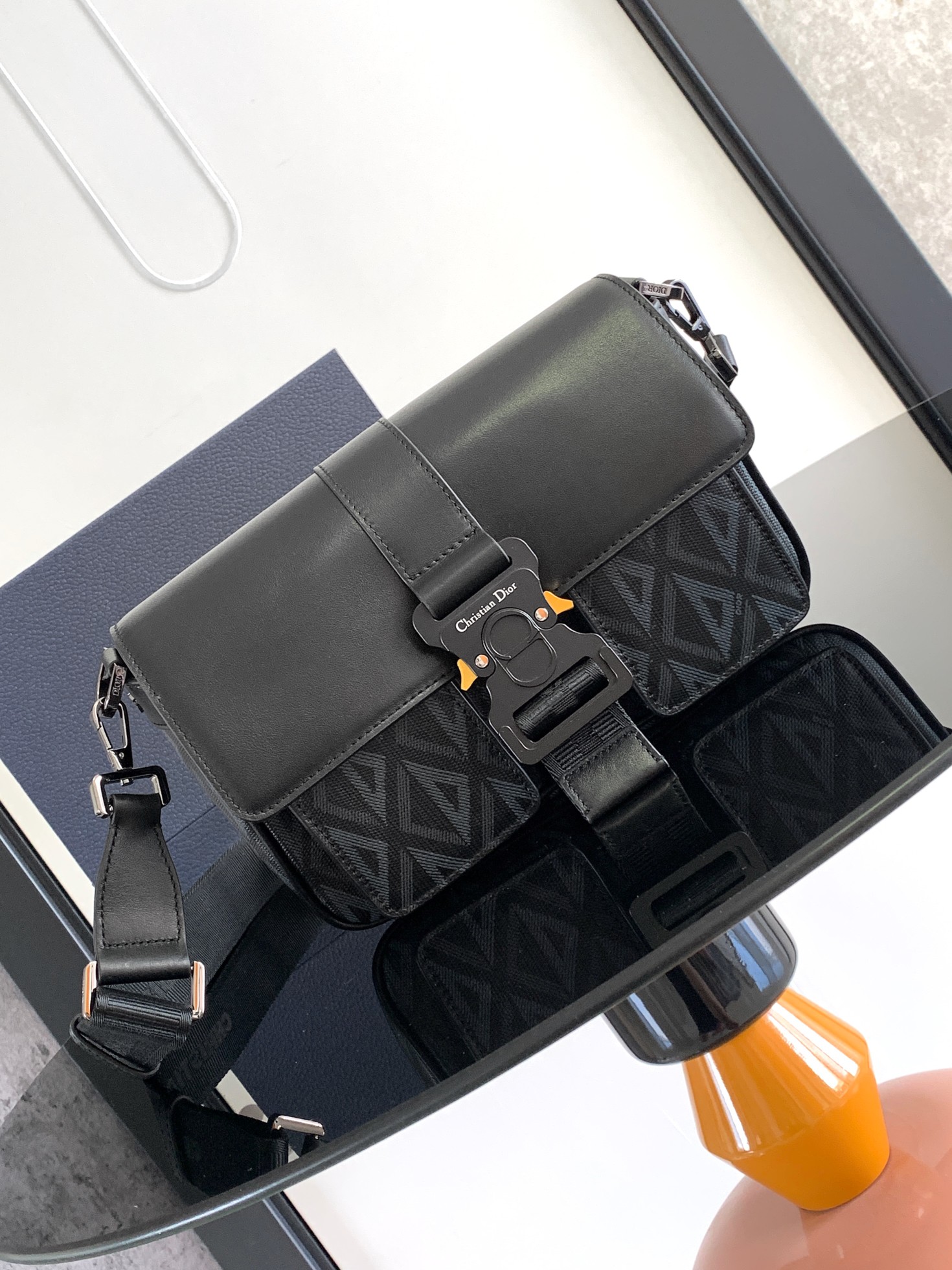 디올 힛 더 로드 메신저백 1ESME157  27 x 17 x 9cm