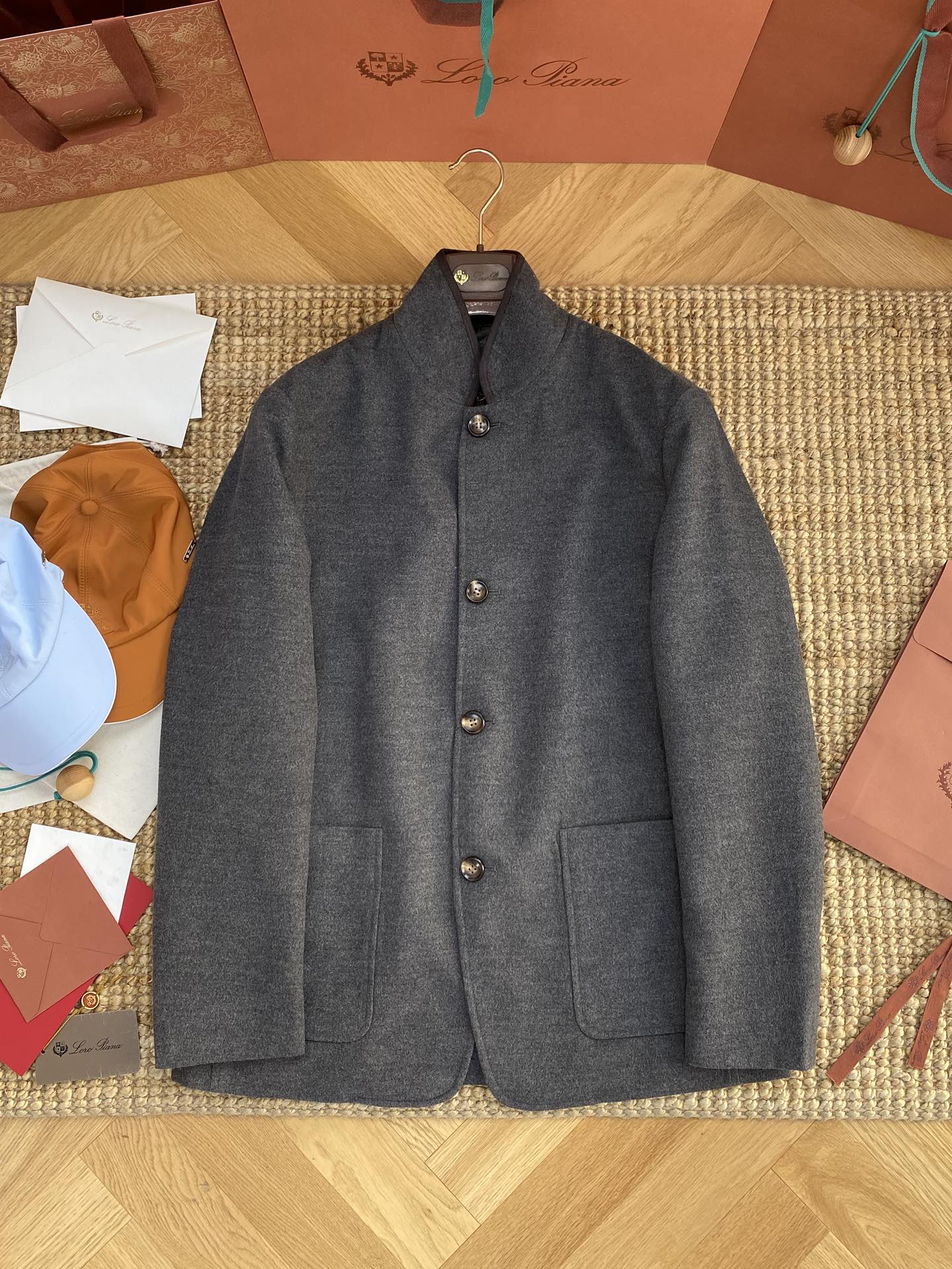 로로피아나  그레이 스파냐 자켓