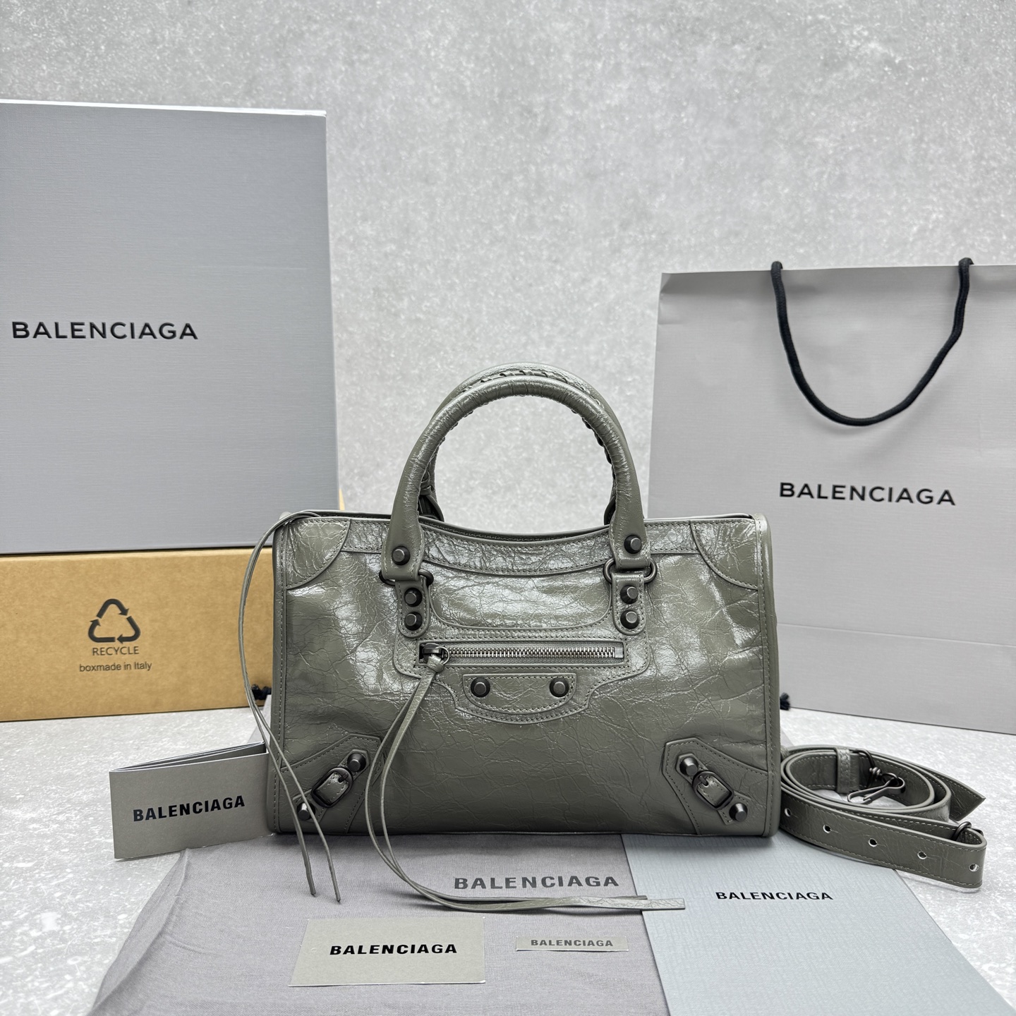 Balenciaga Le City  Small leather tote bag  30x 19x10cm
