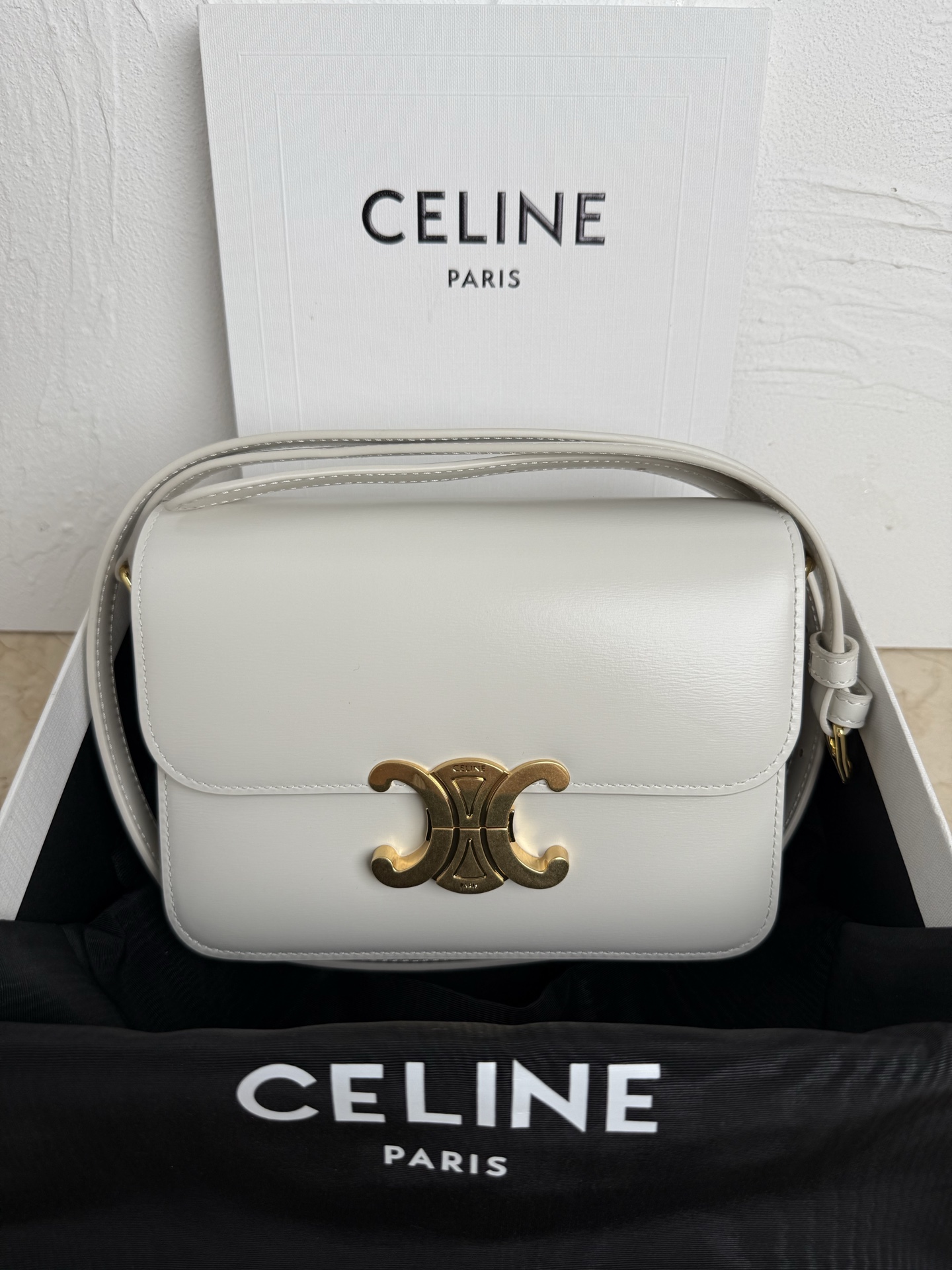 셀린느 틴 트리옹프 백 188423 18.5-14-6cm