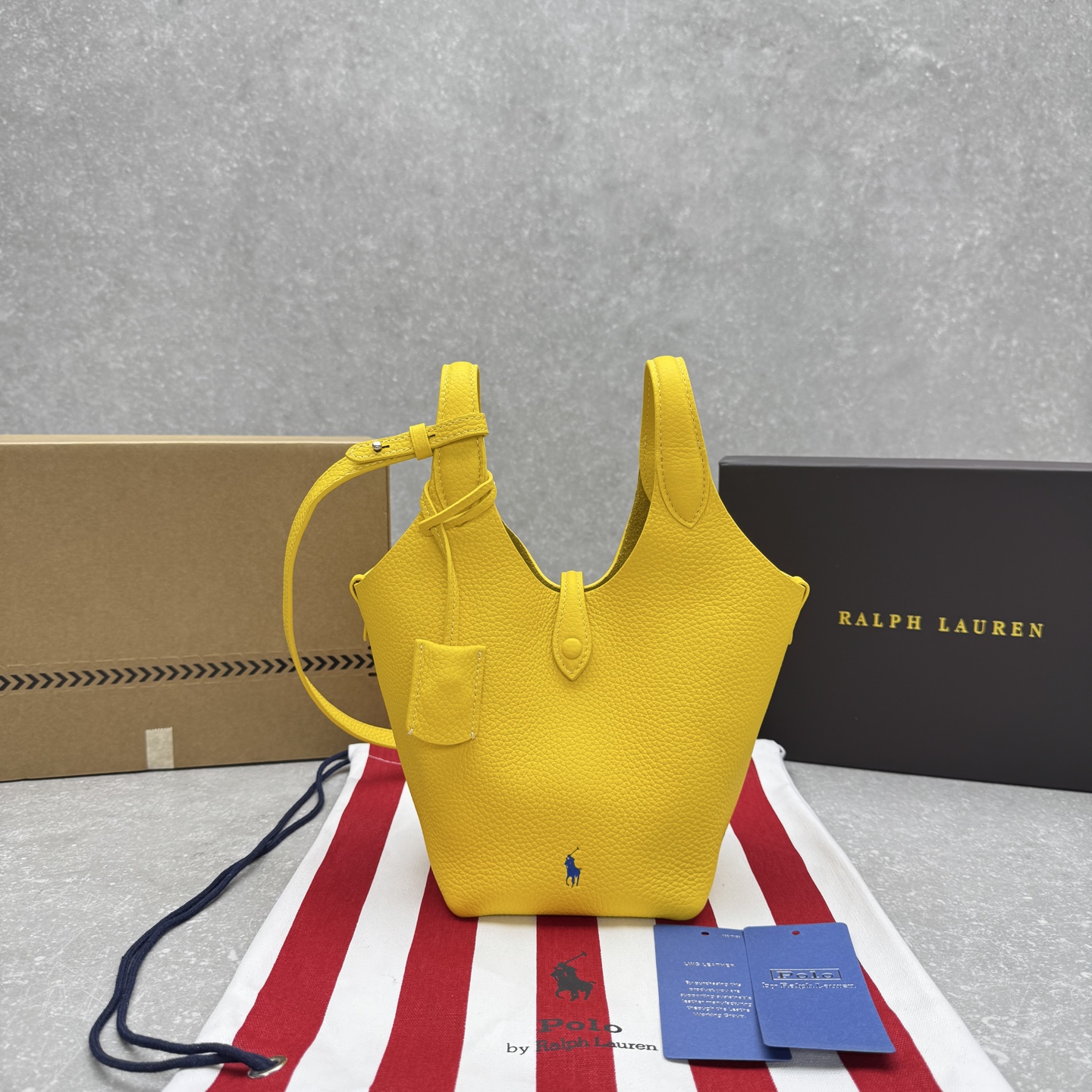 Polo Play Leather Tote  12×13×27cm