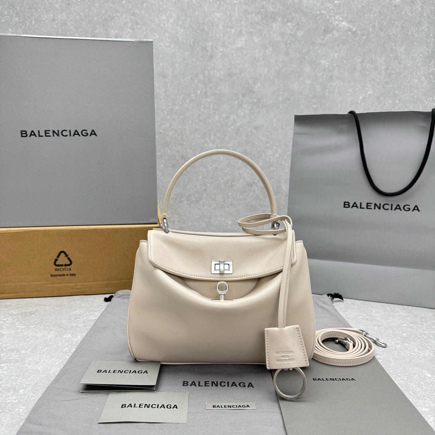 발렌시아가 로데오 미니 핸드백  23x10x18cm