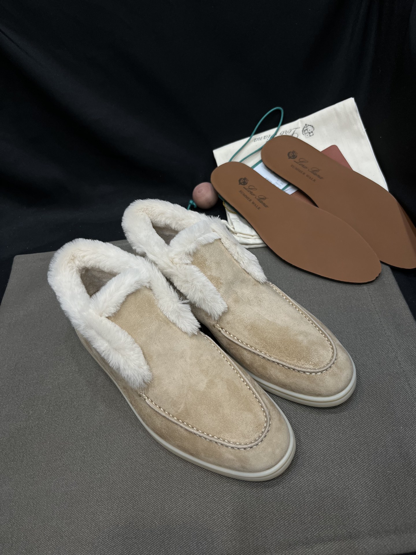 로로피아나 썸머 참 워크 양털