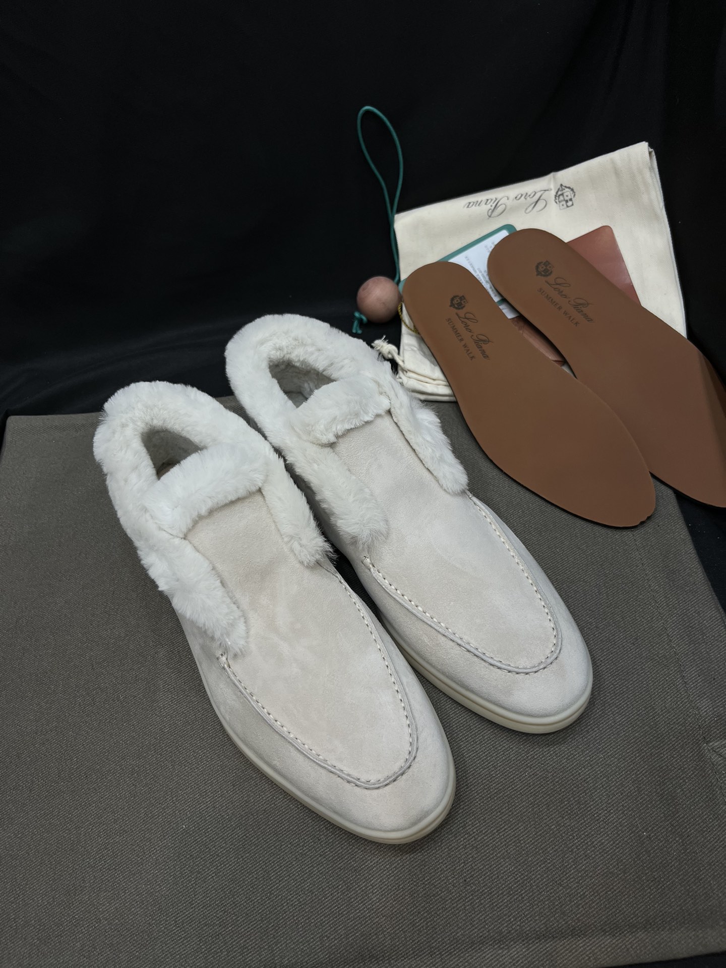 로로피아나 썸머 참 워크 양털