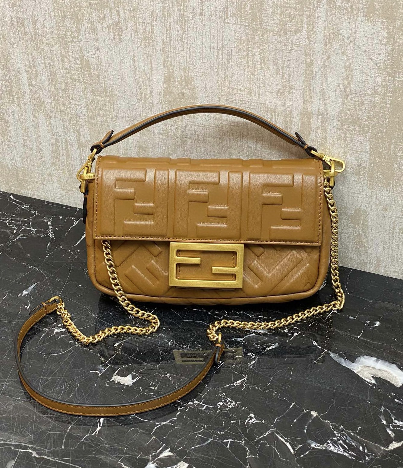 펜디 바게트®  FF 미니  백 4X19X 11.5 cm