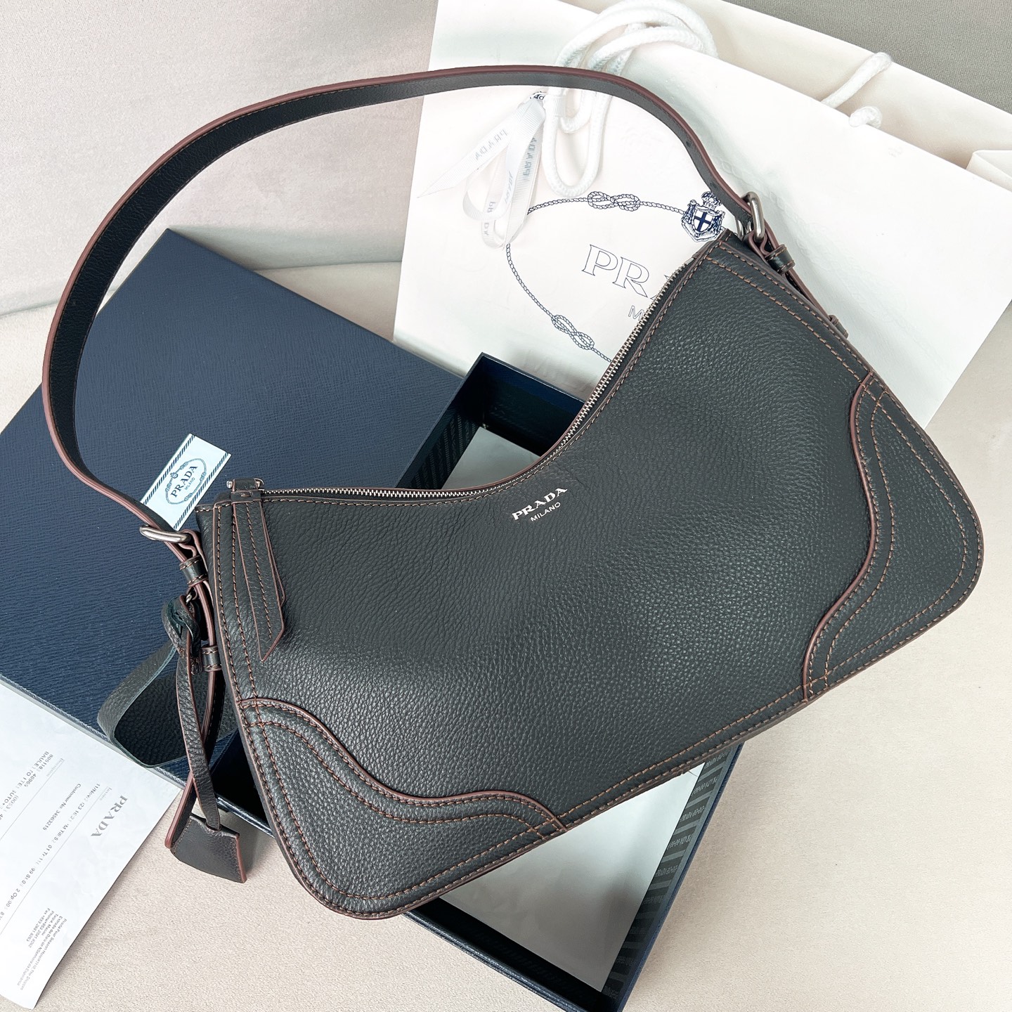 프라다 에메 라지 가죽 1BC280 36*20*11cm