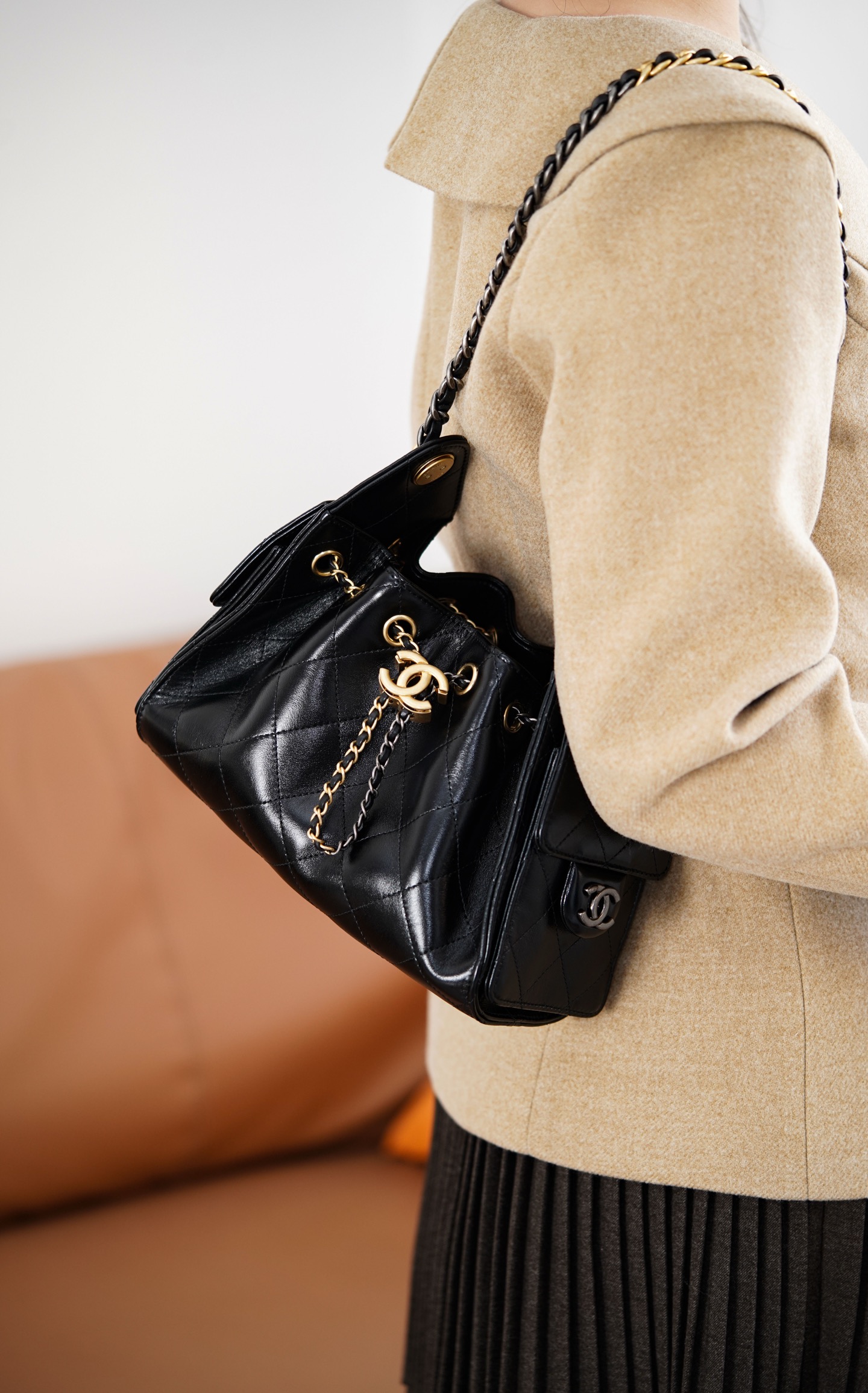 샤* 26C  미니백 스웨이드 메탈릭 카프스킨  AS5631 22-20-12.5cm