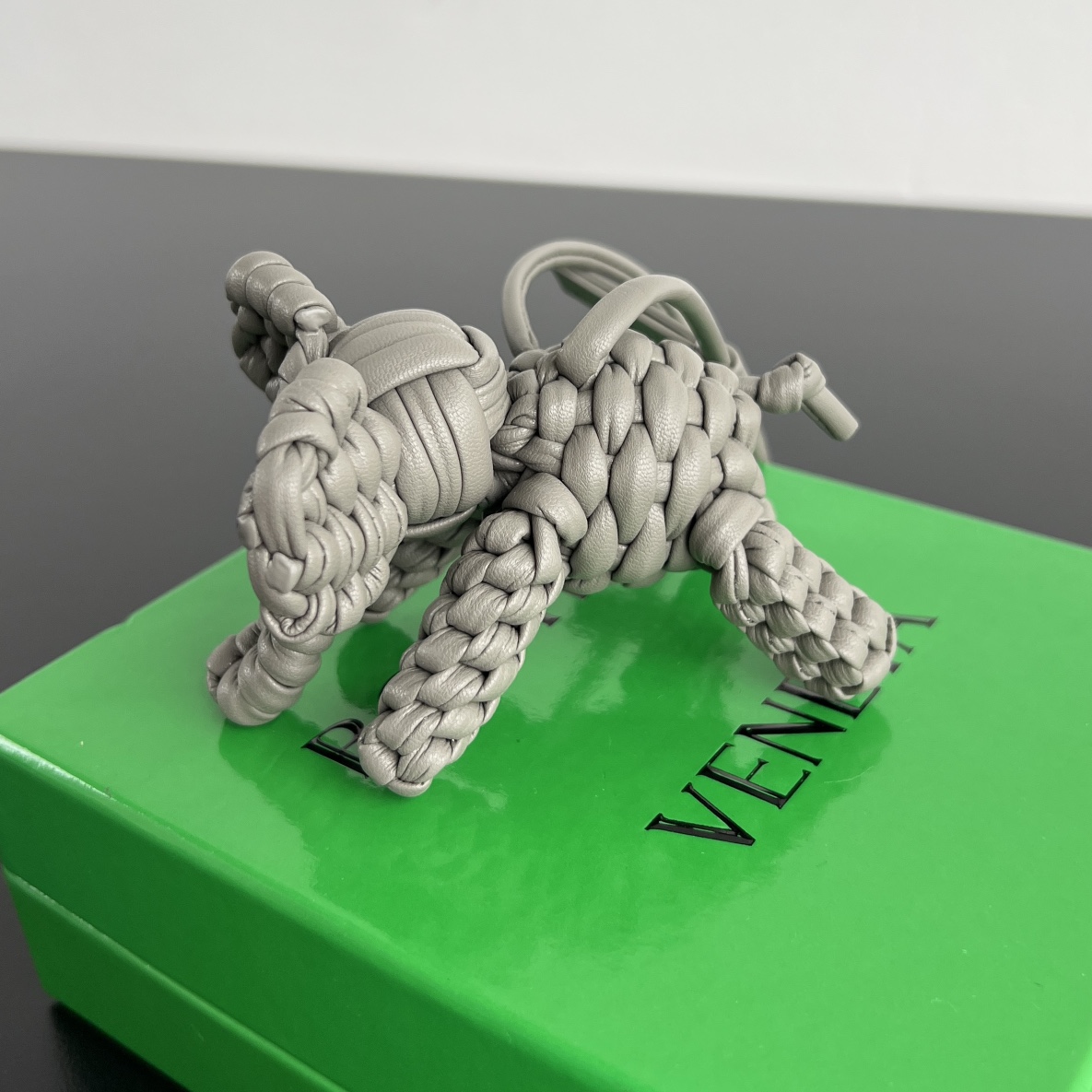 보테가 베네타의 여전한 동물 사랑 '동물 참' 컬렉션