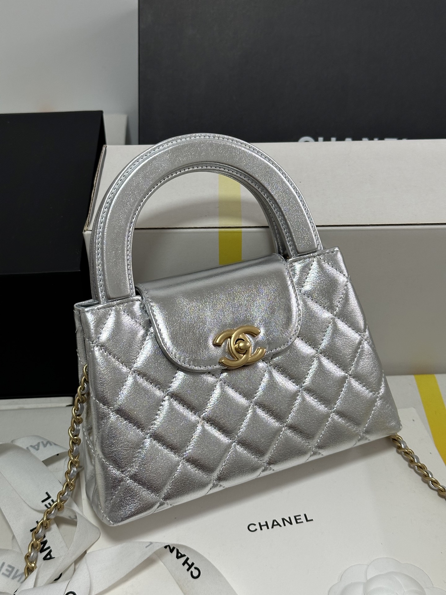 Chan*e* 23k kelly bag AS4416 19cm x 13 cm x 7cm