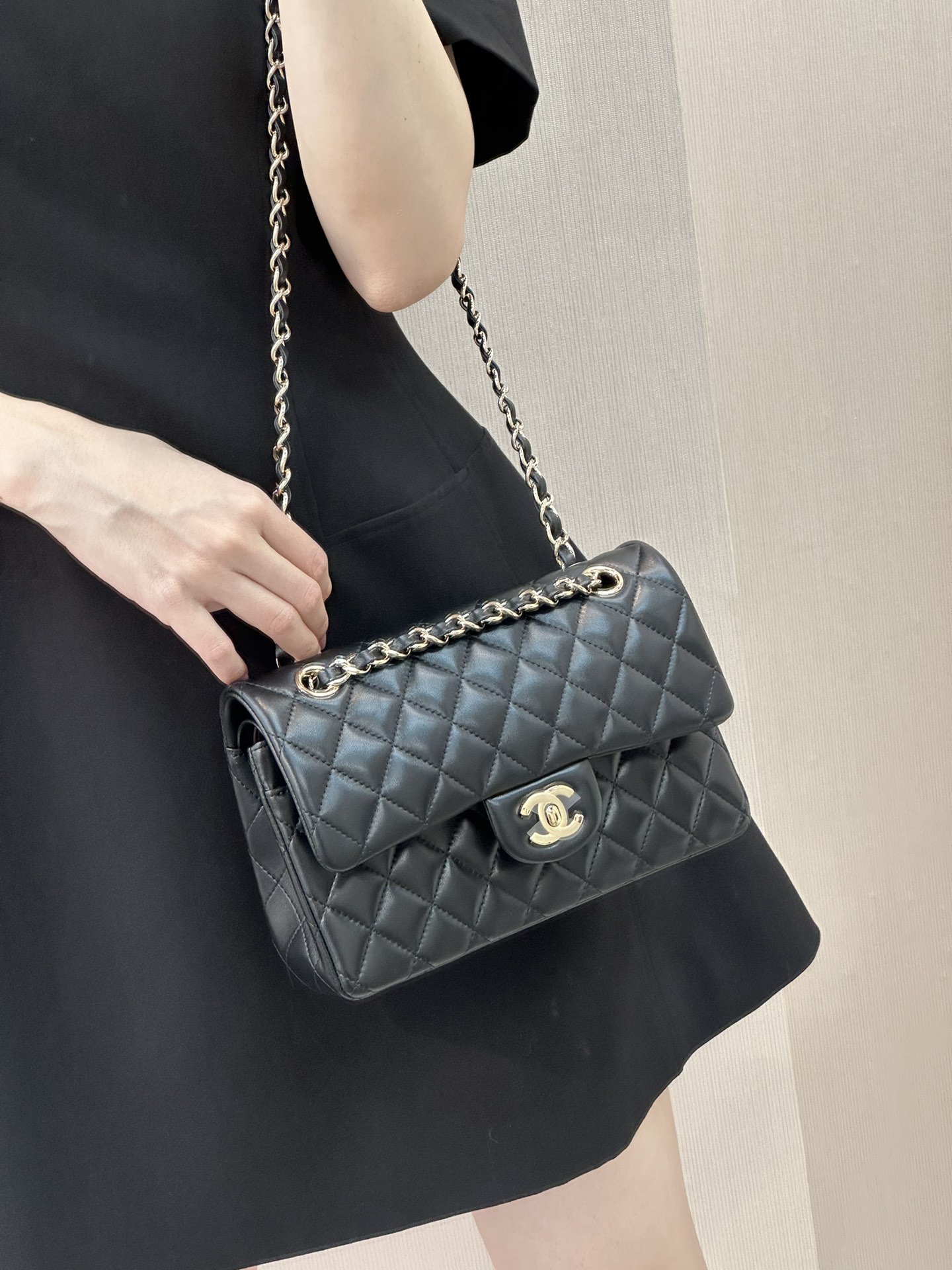 샤❤넬 클래식 캐비어 플랩백 CF23