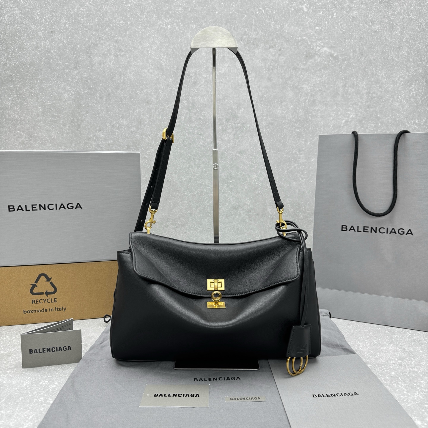 Balenciaga 로데오 숄더 백 8217872 32x20x7cm