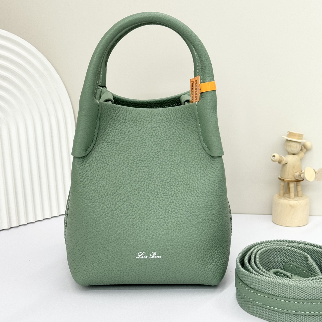 로로피아나  Micro Bale bag 13 X 13 X 16cm