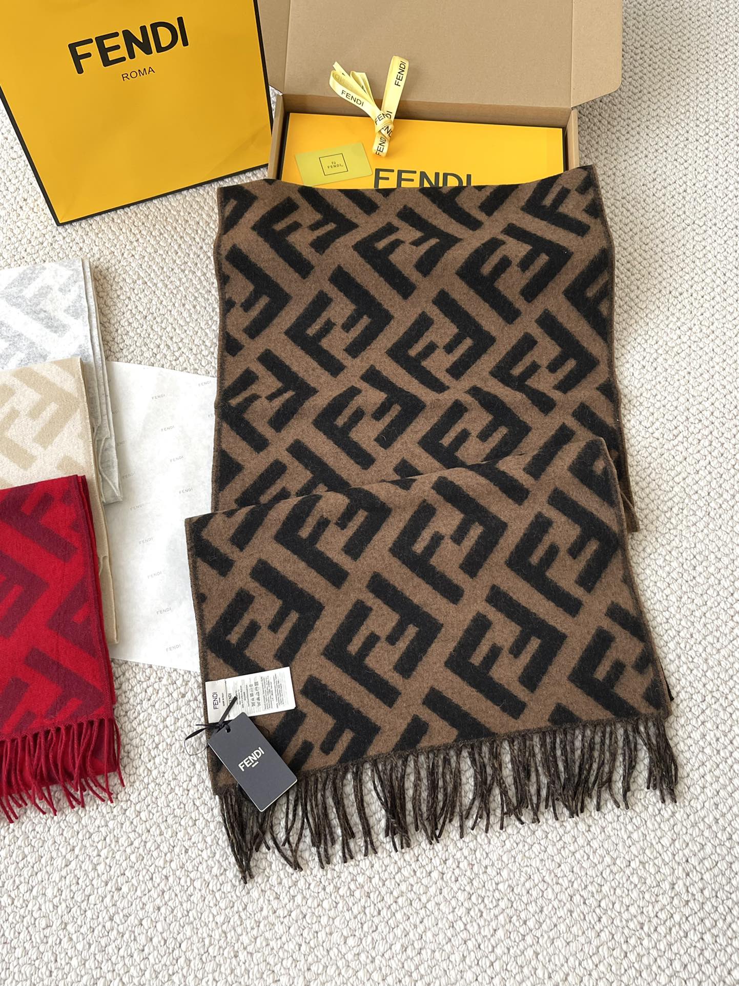 펜디 캐시미어 FF 스카프