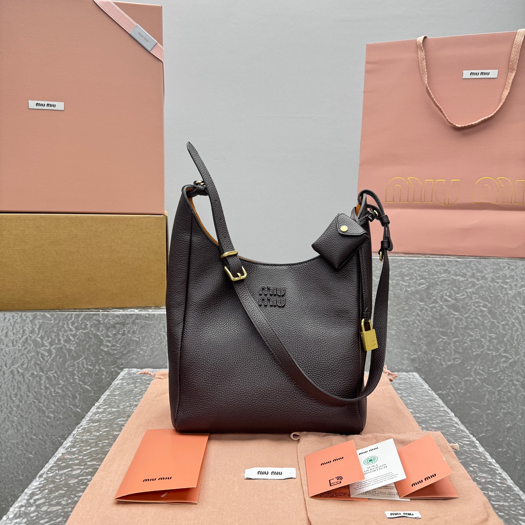 미우미우 가죽 버킷 백 5BE098   23x  12x32cm