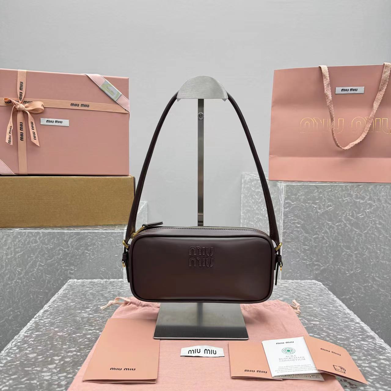 미우미우 가죽 파우치 5NE024  20x 10x  4.5cm