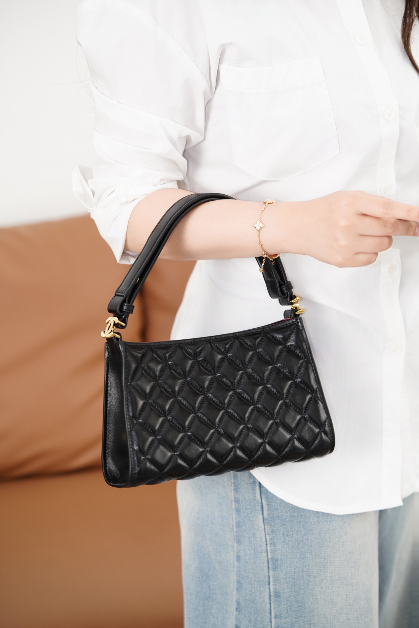 샤* 홀리데이 퀄팅 호보백 AS6045  23-14-7cm