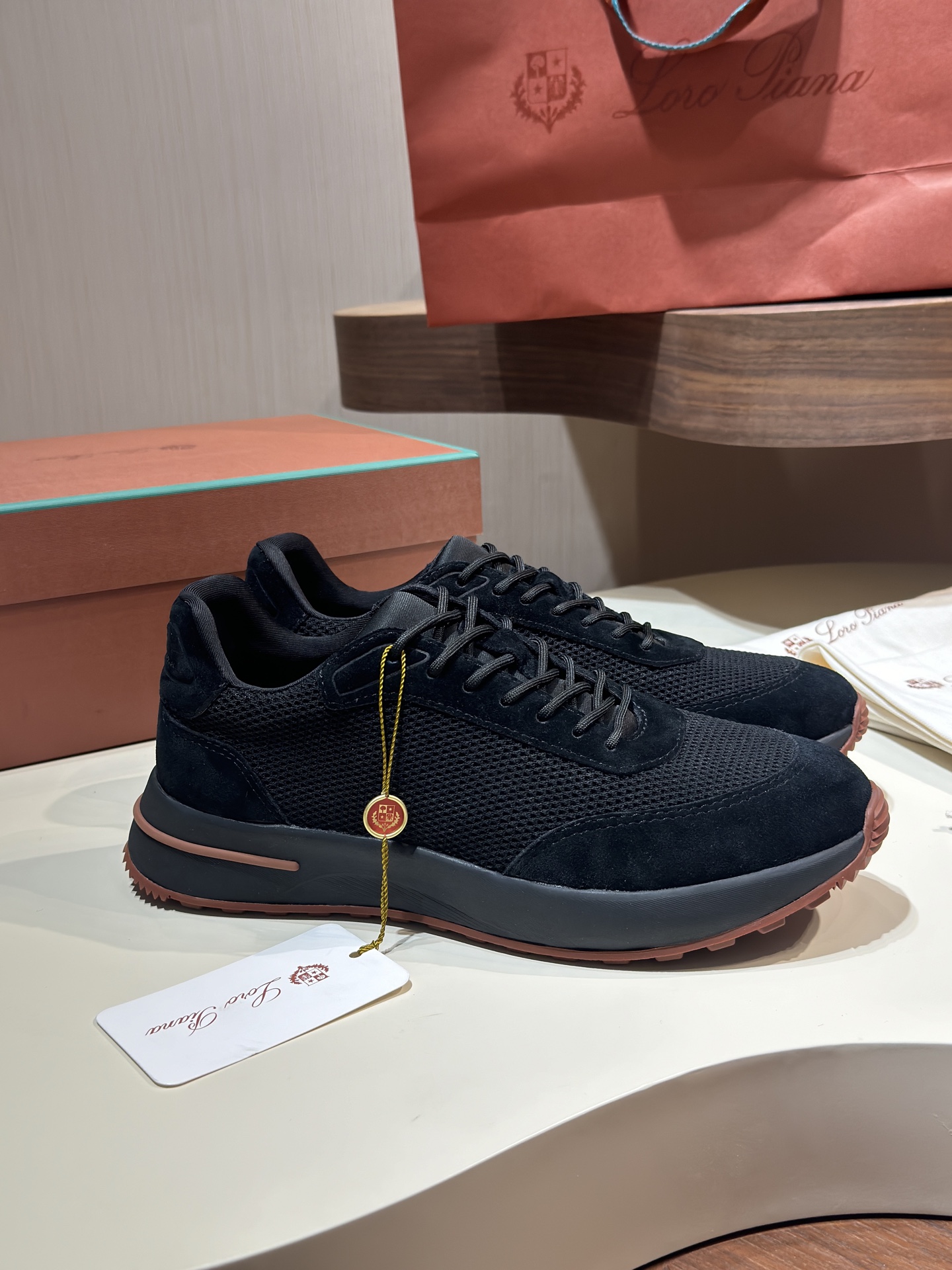 로로 피아나 위켄드 워크 스니커즈