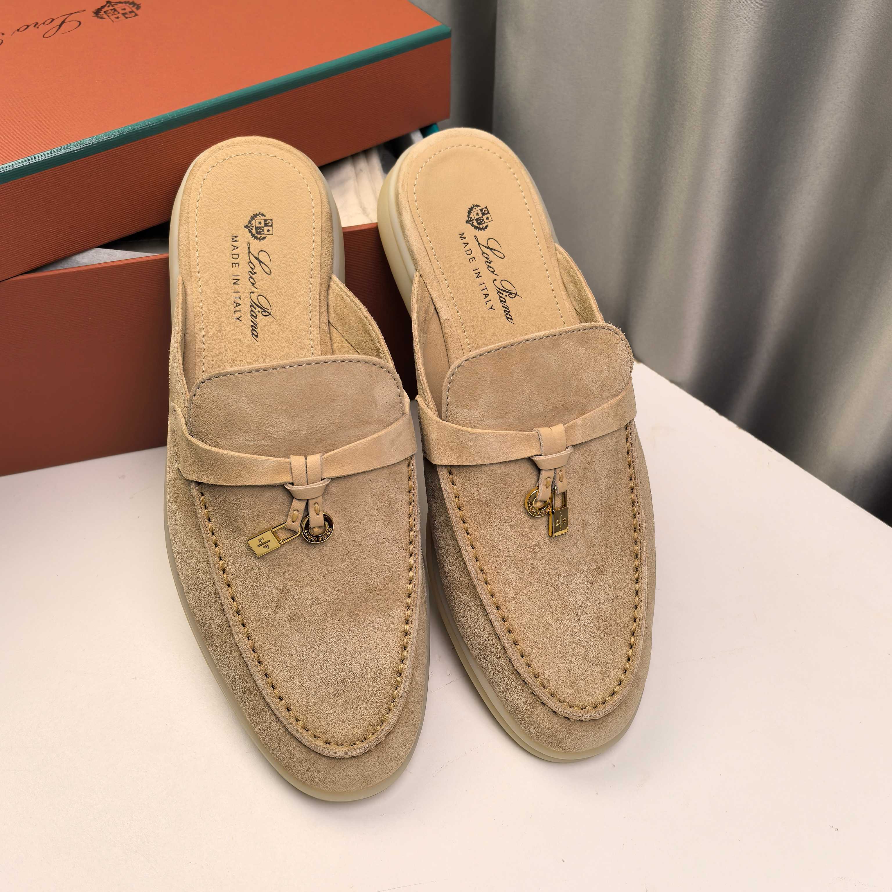 로로피아나 참스 워크 바부슈