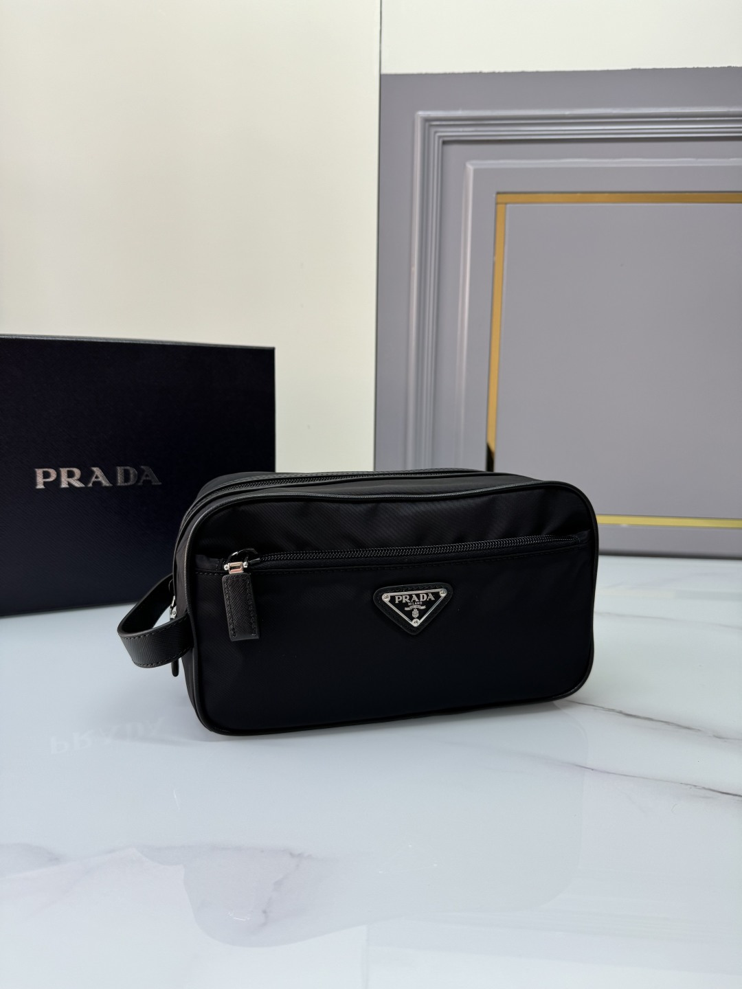 프라다 나일론 트래블 파우치 2NA819  22x12.5x11 cm