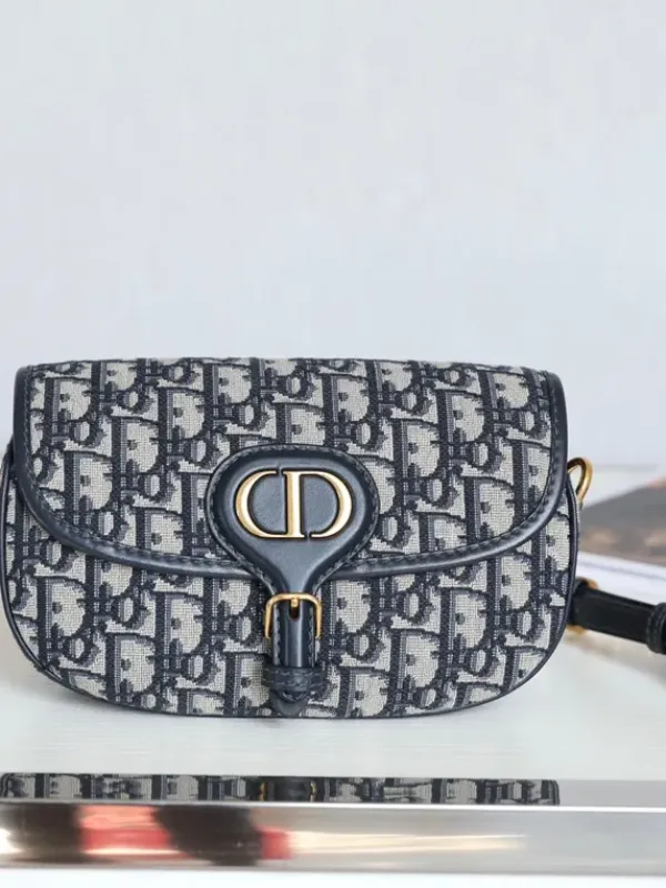 Dior Bobby East-West 백 M9335UTZQ 21 x 12 x 5.1cm