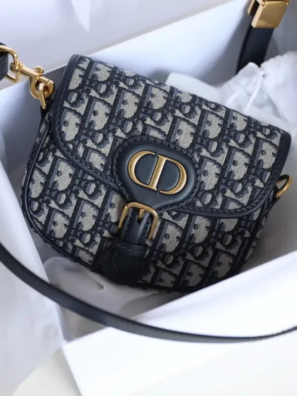 mini Dior Bobby Bag  18X14X5cm